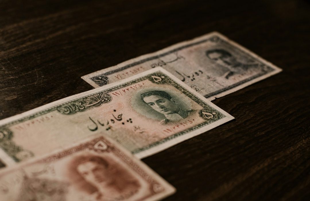 اسکناس ایرانی؛ تصویر مرتبط با نرخ رسمی و بازار آزاد ارز